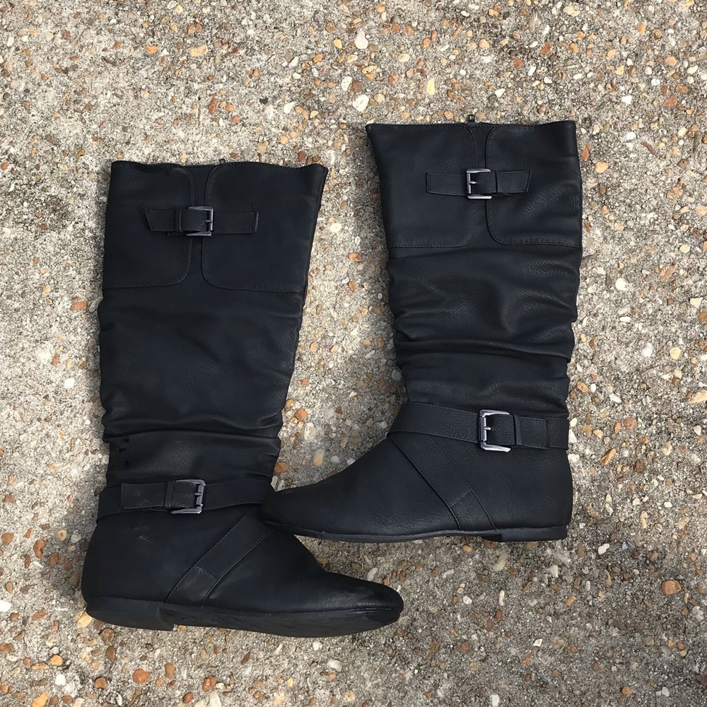 Black buckle boots